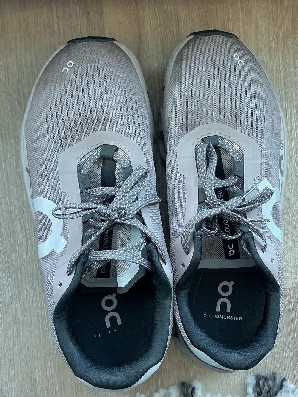 ON Running Cloudswift Sneakers in Light Gray
